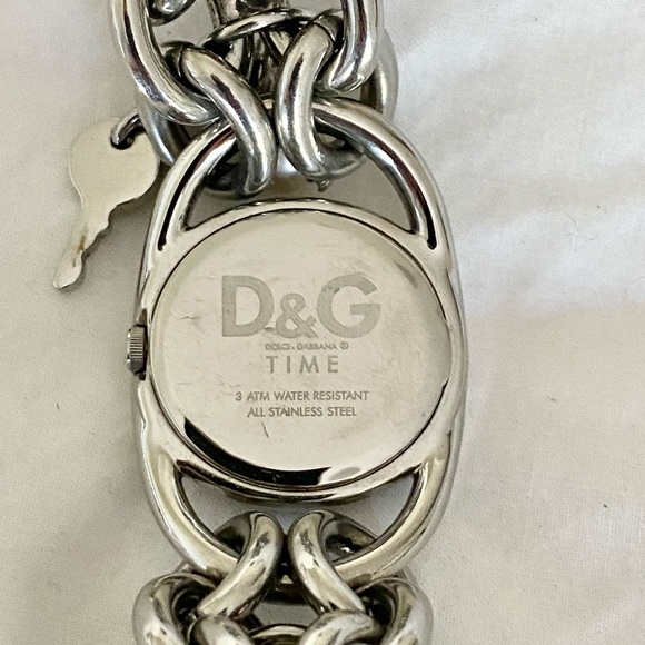SOLD ❤️❤️❤️💯 Authentic D&G Watch with Lock & Key - Picture 7 of 11